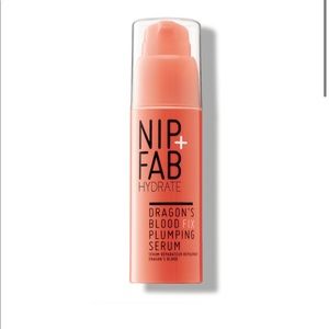 Nip+Fab hydrate–Dragon’s Blood Fix Plumping Serum